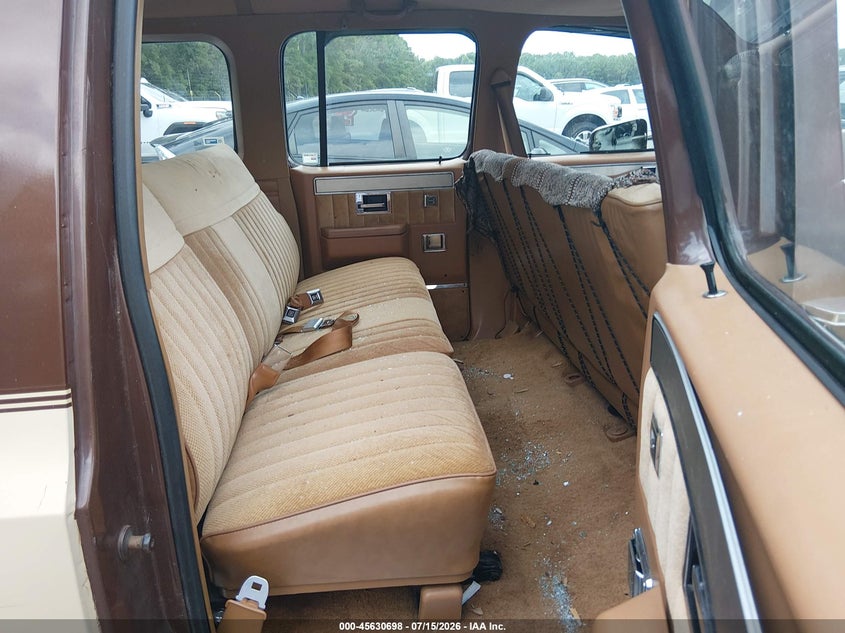 1988 CHEVROLET SUBURBAN auction photo 8