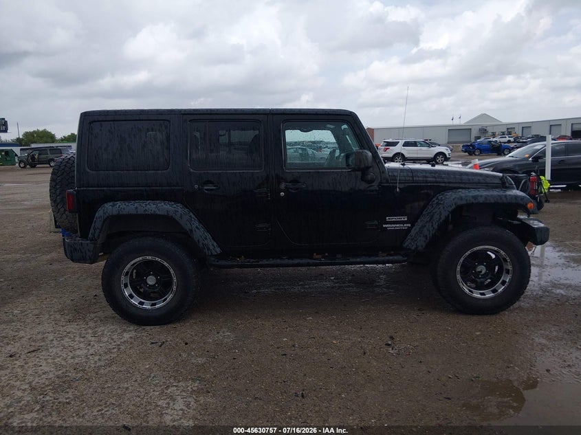 2013 Jeep Wrangler Unlimited Sport VIN: 1C4BJWDG1DL556533 Lot: 45630757
