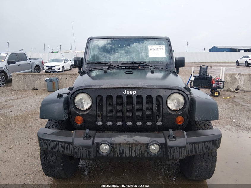 2013 Jeep Wrangler Unlimited Sport VIN: 1C4BJWDG1DL556533 Lot: 45630757