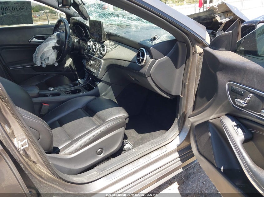 2019 MERCEDES-BENZ CLA 250 — zdjęcie 5