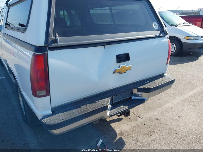 1994 Chevrolet Gmt-400 C1500 VIN: 2GCEC19K2R1141709 Lot: 45630769