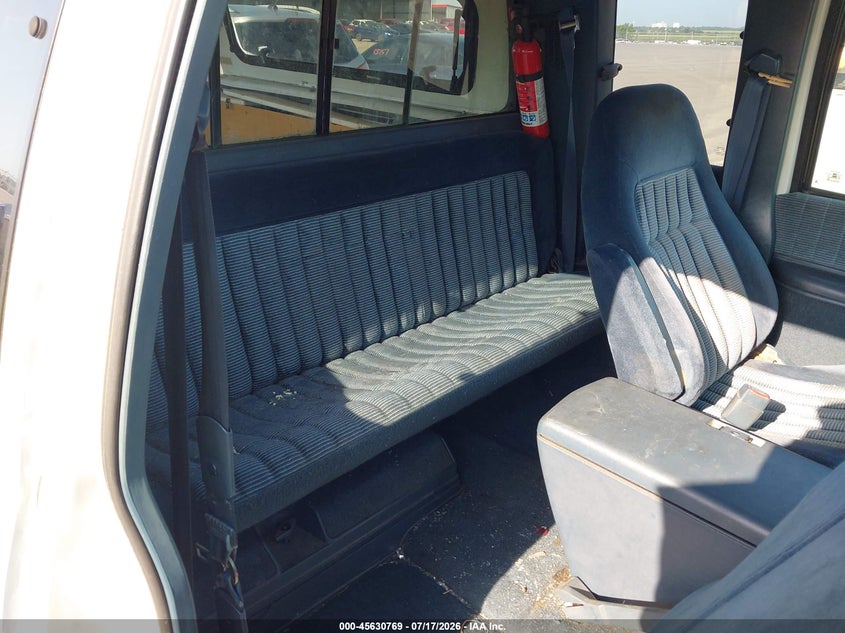 1994 Chevrolet Gmt-400 C1500 VIN: 2GCEC19K2R1141709 Lot: 45630769