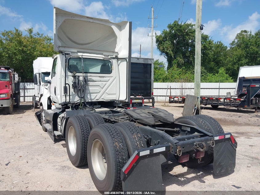 2018 INTERNATIONAL LT auction photo 3