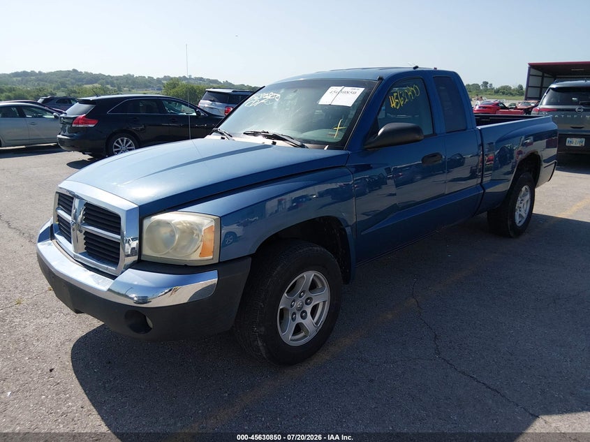 2005 DODGE DAKOTA auction photo 2