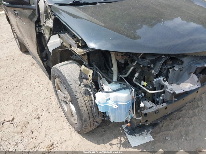 2015 TOYOTA RAV4 auction photo 6