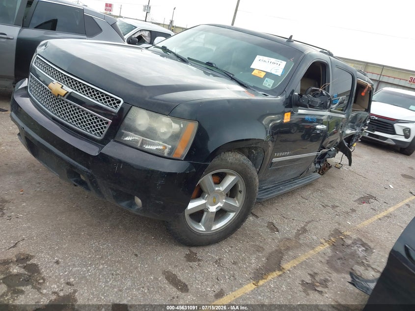 2014 Chevrolet Suburban, Left Side, IAAI, VIN 1GNSCKE08ER155958 — photo 2
