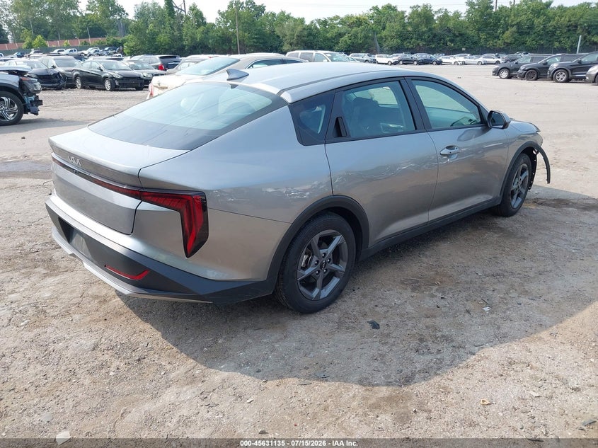 Vin: 3kpft4de1se142320, lot: 46129601, kia k4 lxs 20254