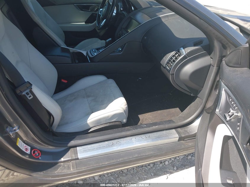 2019 JAGUAR F-TYPE auction photo 8