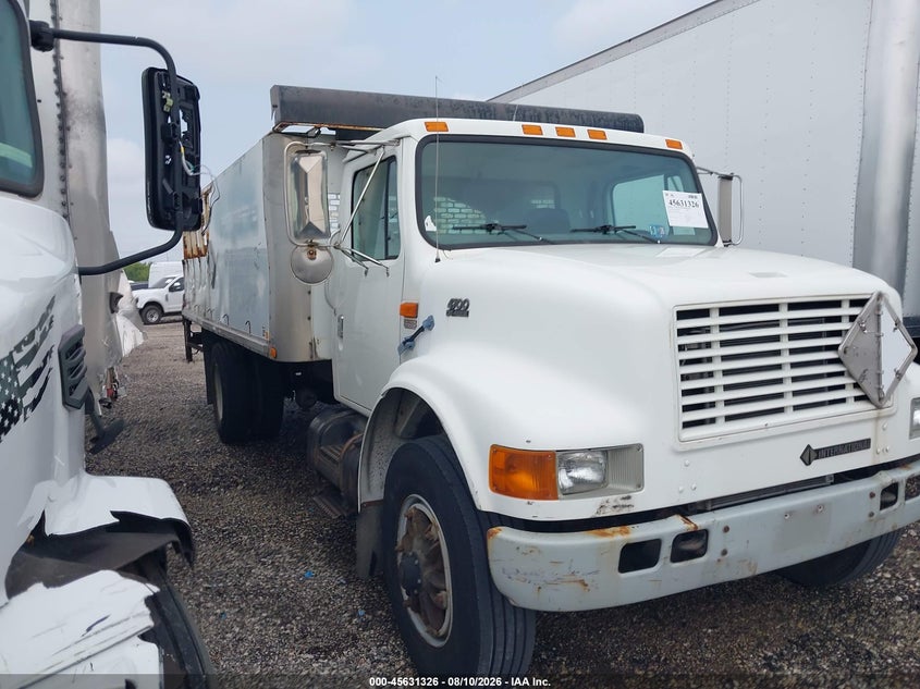 1999 INTERNATIONAL 4000 4700