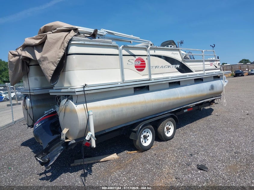 2001 SUNTRACKER PH30 PONTOON BOAT auction photo 4