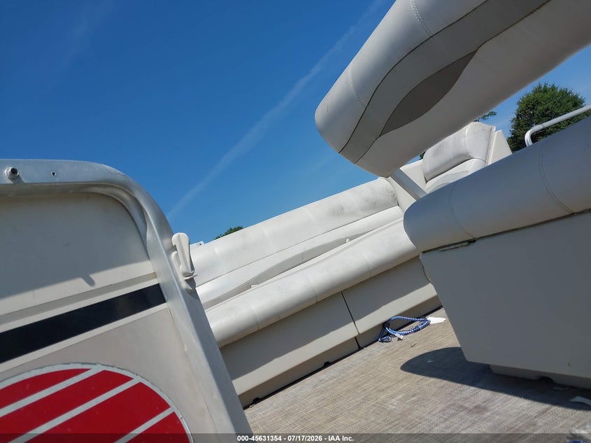 2001 SUNTRACKER PH30 PONTOON BOAT auction photo 8