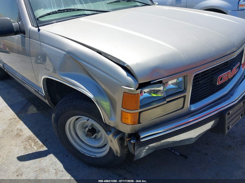 1999 GMC SUBURBAN auction photo 6