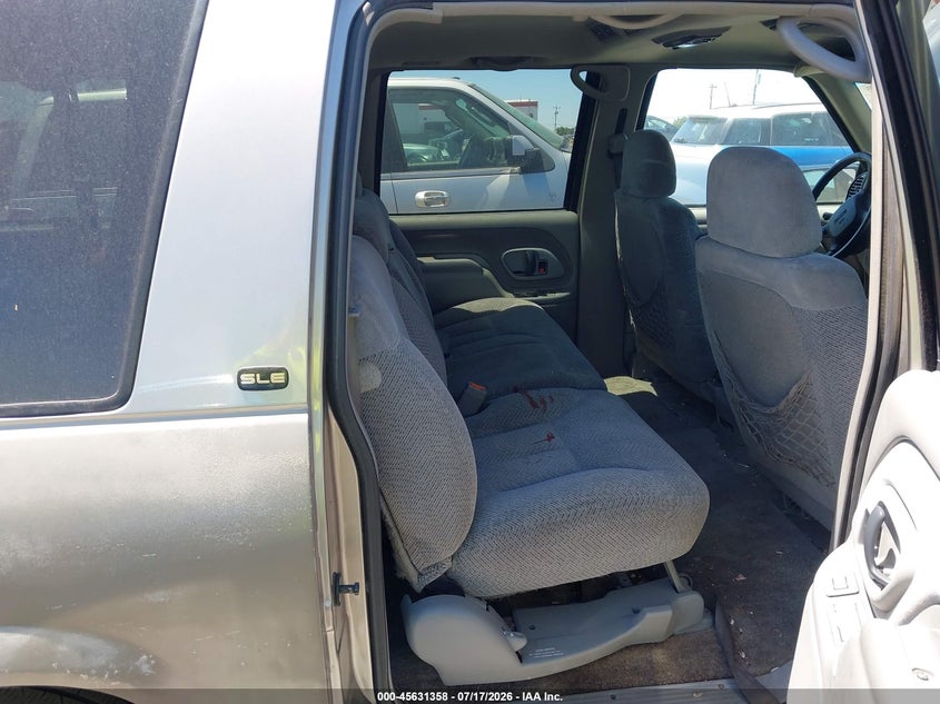 1999 GMC SUBURBAN auction photo 8
