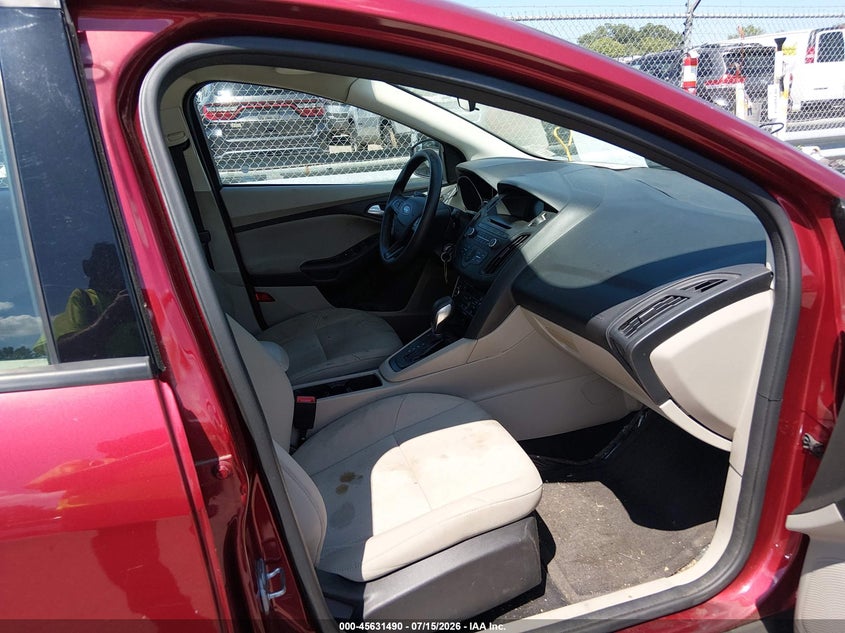 2017 FORD FOCUS auction photo 5