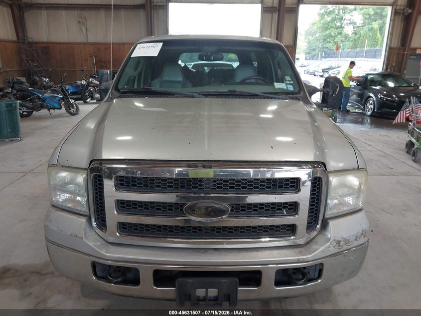2005 FORD EXCURSION auction photo 6