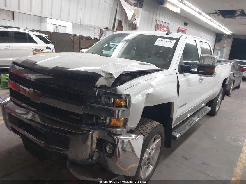 2016 Chevrolet Silverado, Удар спереди, IAAI, VIN 1GC1KWE82GF102763 — фото 2