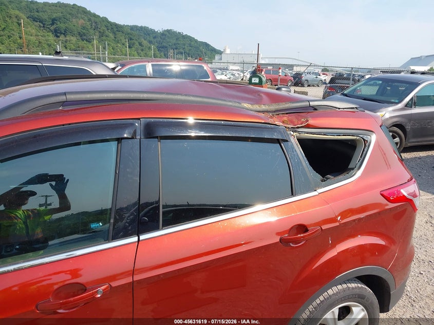 2015 FORD ESCAPE auction photo 6