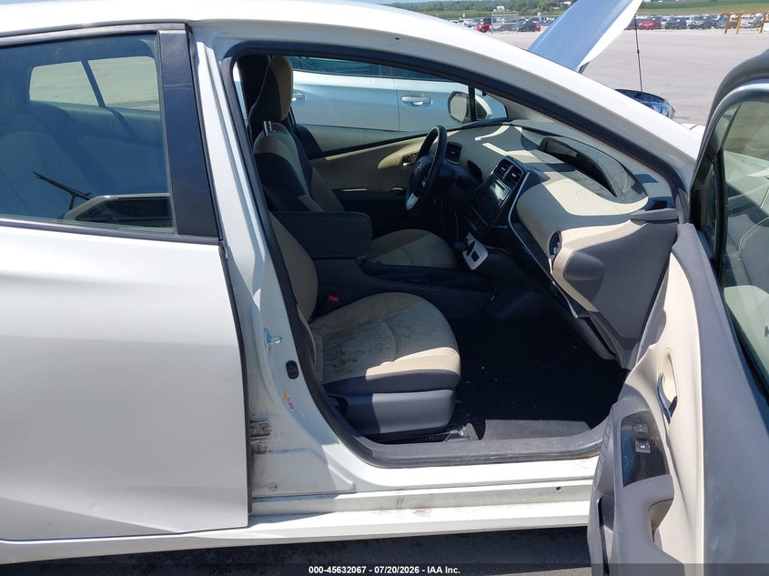 TOYOTA PRIUS - zdjęcie 5