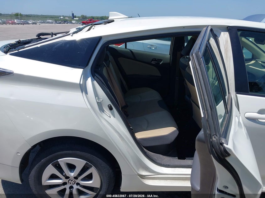 TOYOTA PRIUS - zdjęcie 8