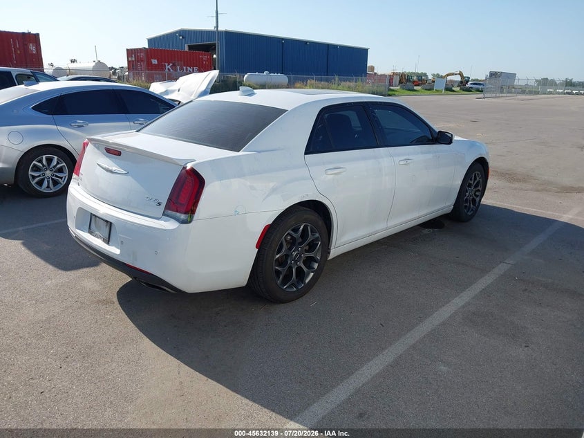 2018 CHRYSLER 300 auction photo 4