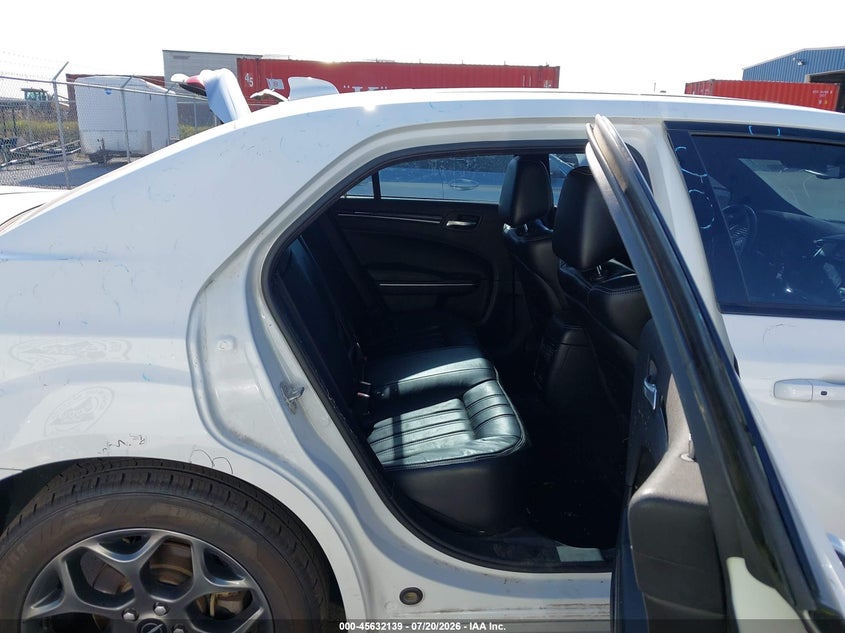 2018 CHRYSLER 300 auction photo 8