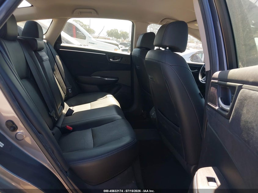 2018 Honda Clarity Plug-In Hybrid Touring VIN: JHMZC5F33JC004930 Lot: 45632174