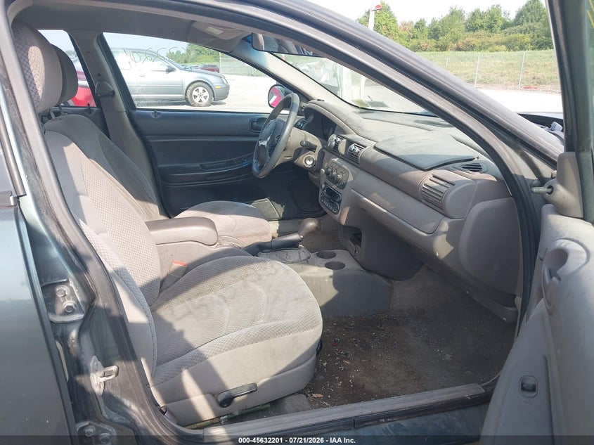 2004 DODGE STRATUS auction photo 5