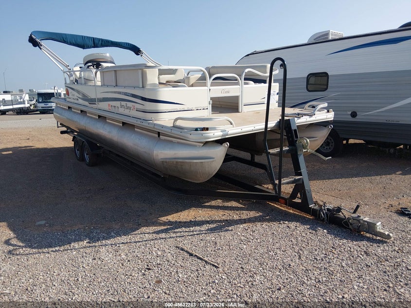 2011 SUNTRACKER PONTOON auction photo 2