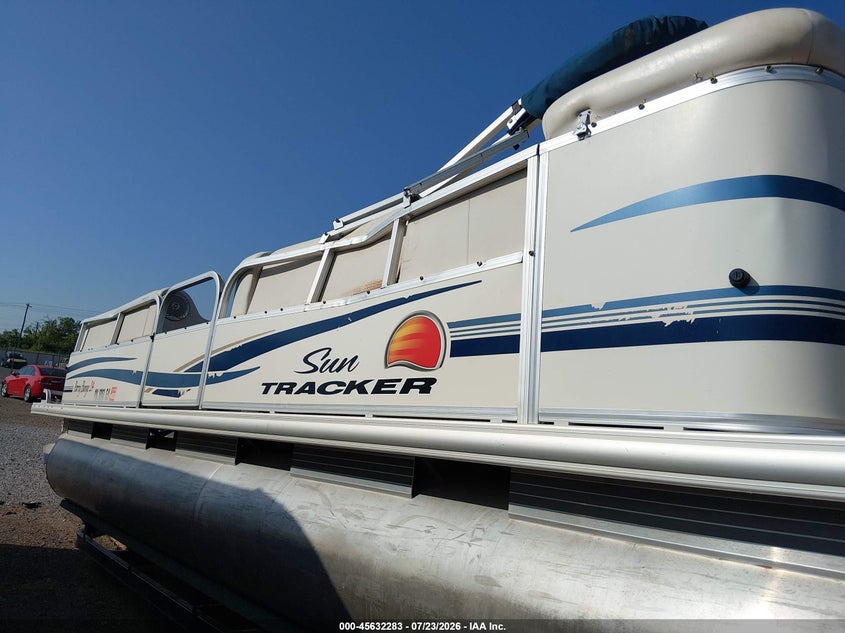 2011 SUNTRACKER PONTOON auction photo 6