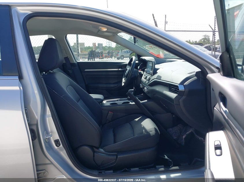 2022 NISSAN ALTIMA auction photo 5