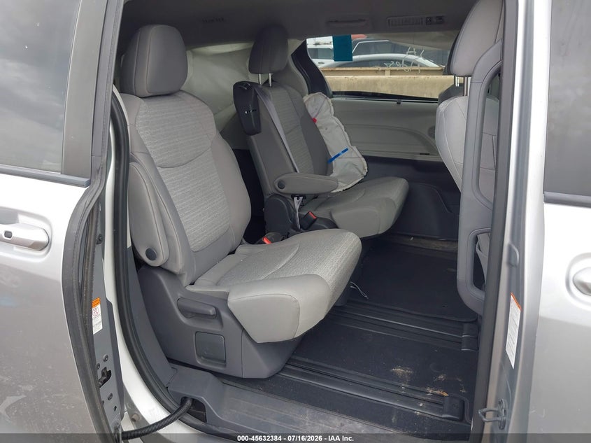 AtlanticExpress - Toyota Sienna