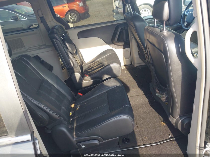 2016 Chrysler Town & Country Touring VIN: 2C4RC1BG8GR261083 Lot: 45632399