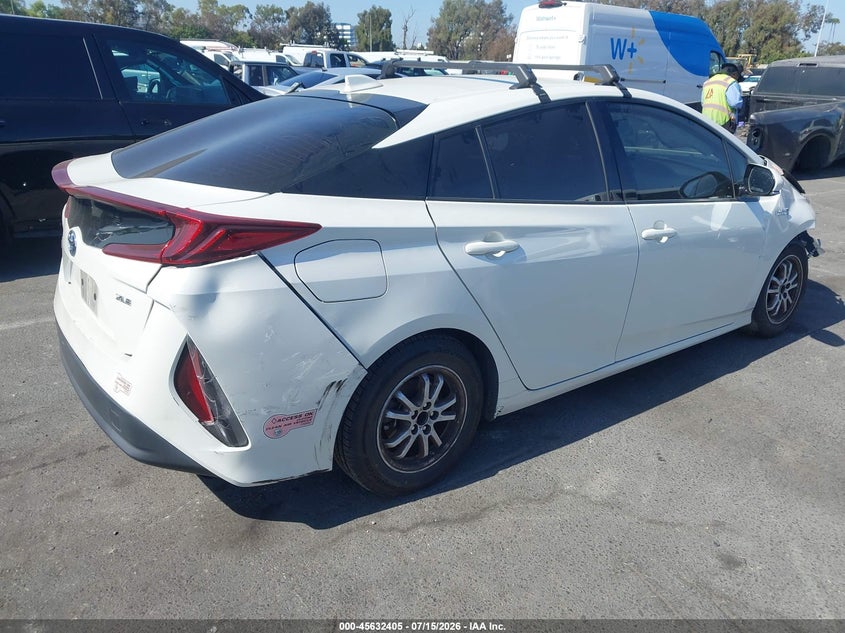 2020 TOYOTA PRIUS PRIME auction photo 4