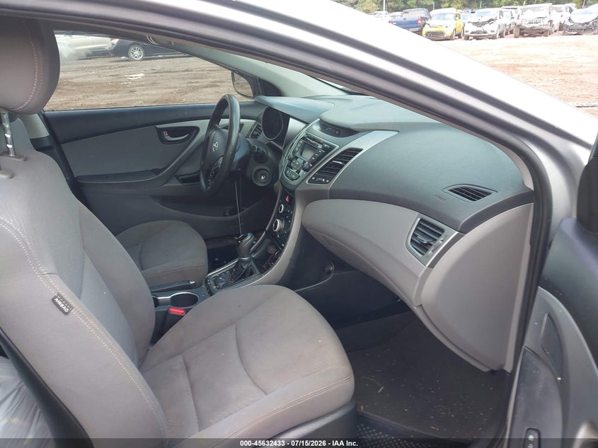 2015 HYUNDAI ELANTRA auction photo 5
