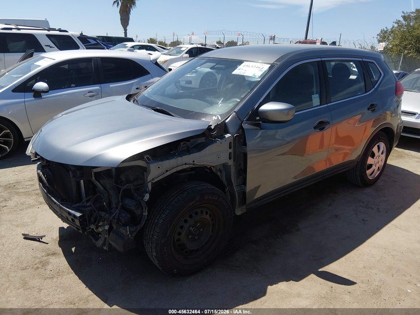 2017 Nissan Rogue, Left Front, IAAI, VIN JN8AT2MT7HW148722 — photo 2