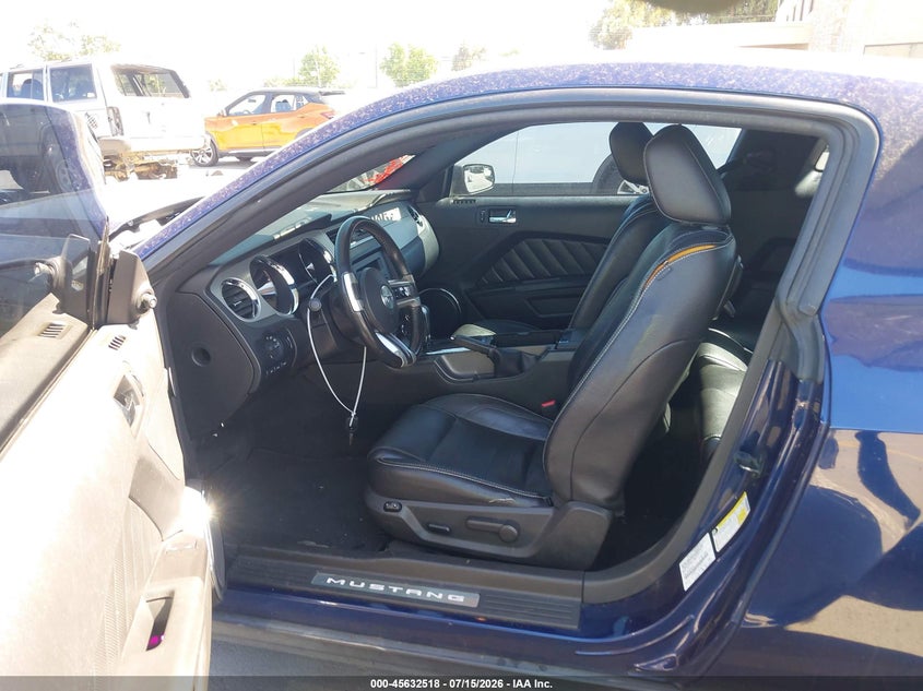 2011 FORD MUSTANG auction photo 5