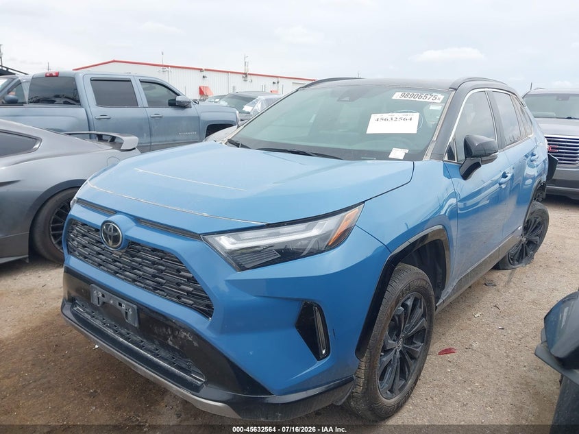 2025 Toyota RAV 4, Удар ззаду, IAAI, VIN 4T3E6RFV4SU177631 — фото 2
