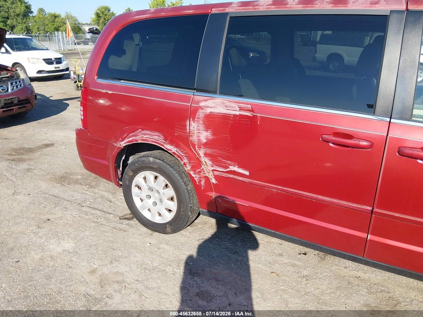 2010 Chrysler Town & Country Lx VIN: 2A4RR4DE3AR241725 Lot: 45632658