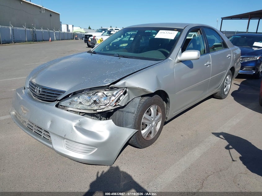 2005 Toyota Camry, Удар спереди, IAAI, VIN 4T1BE32K95U950458 — фото 2