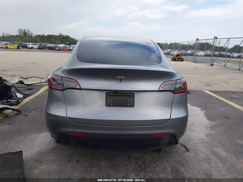 2024 Tesla Model Y Long Range Dual Motor All-Wheel Drive VIN: 7SAYGDEE4RA319829 Lot: 45632719