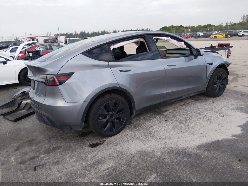 2024 Tesla Model Y Long Range Dual Motor All-Wheel Drive VIN: 7SAYGDEE4RA319829 Lot: 45632719