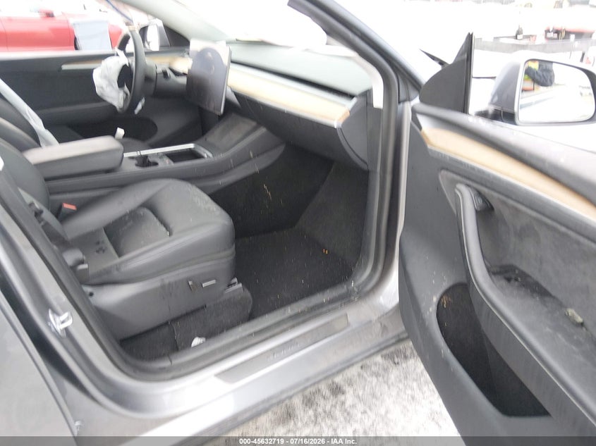 2024 Tesla Model Y Long Range Dual Motor All-Wheel Drive VIN: 7SAYGDEE4RA319829 Lot: 45632719