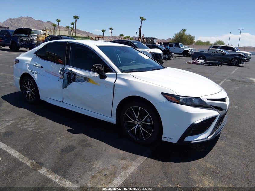 2024 TOYOTA CAMRY auction photo 1