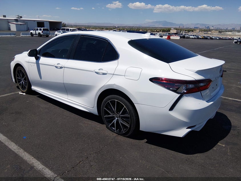 2024 TOYOTA CAMRY auction photo 3