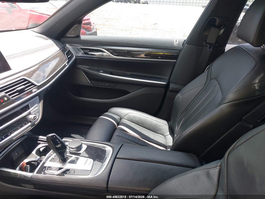 2019 BMW 740I — zdjęcie 5