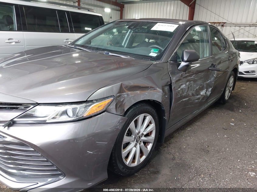 TOYOTA CAMRY - zdjęcie 6