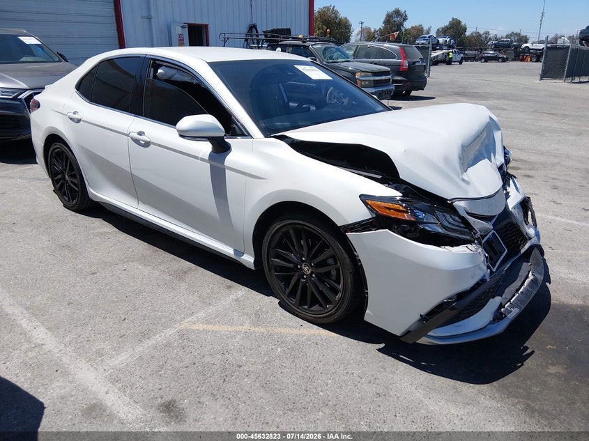 2022 TOYOTA CAMRY auction photo 1