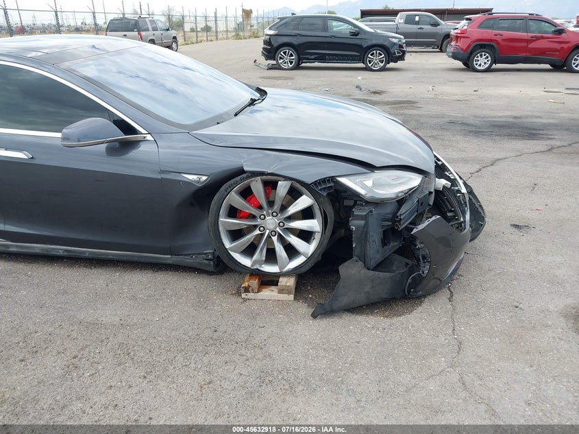 2015 Tesla Model S 85D/P85D VIN: 5YJSA1E48FF116158 Lot: 45632918