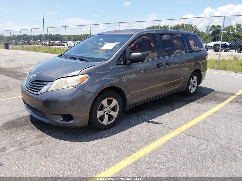 2012 TOYOTA SIENNA auction photo 2