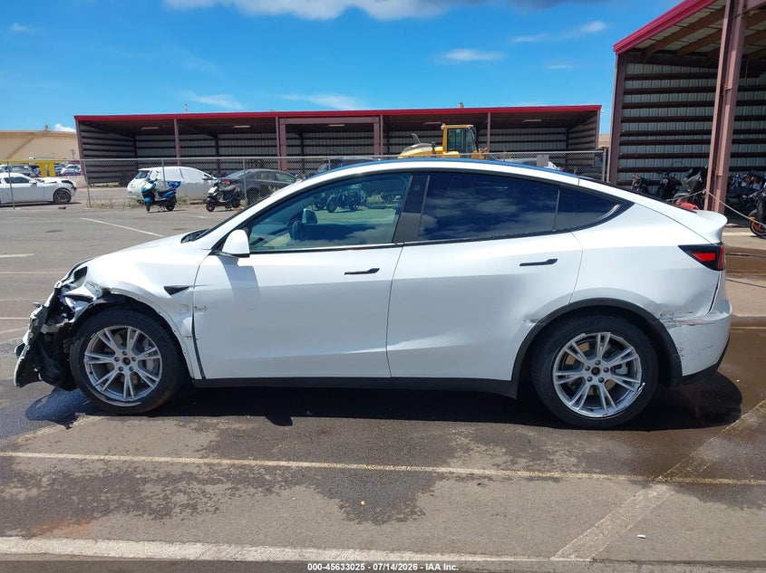 TESLA MODEL Y - zdjęcie 14
